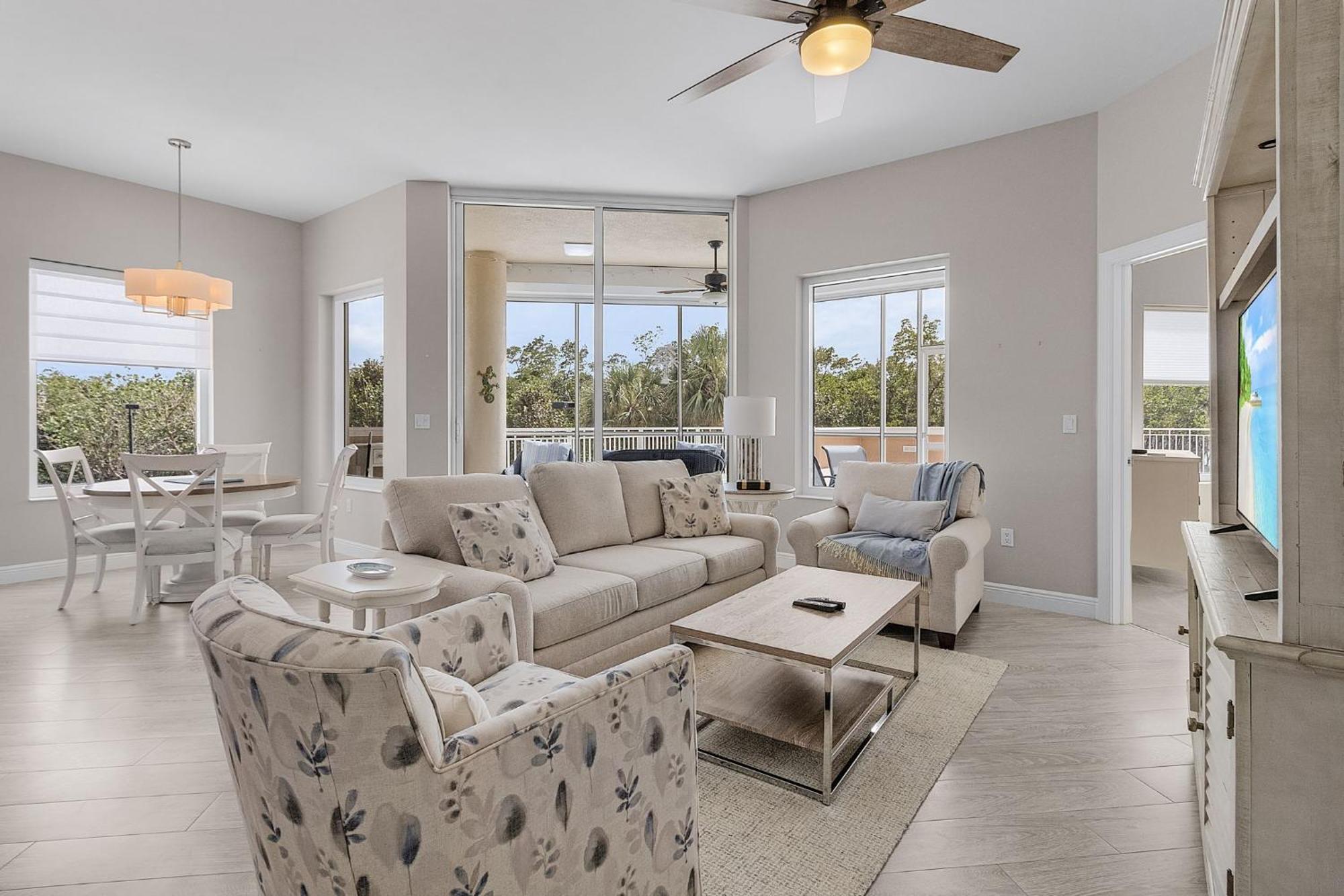 Waterfront Condo W/ Bay Views, Pool & Tennis Court フォートマイヤーズビーチ エクステリア 写真