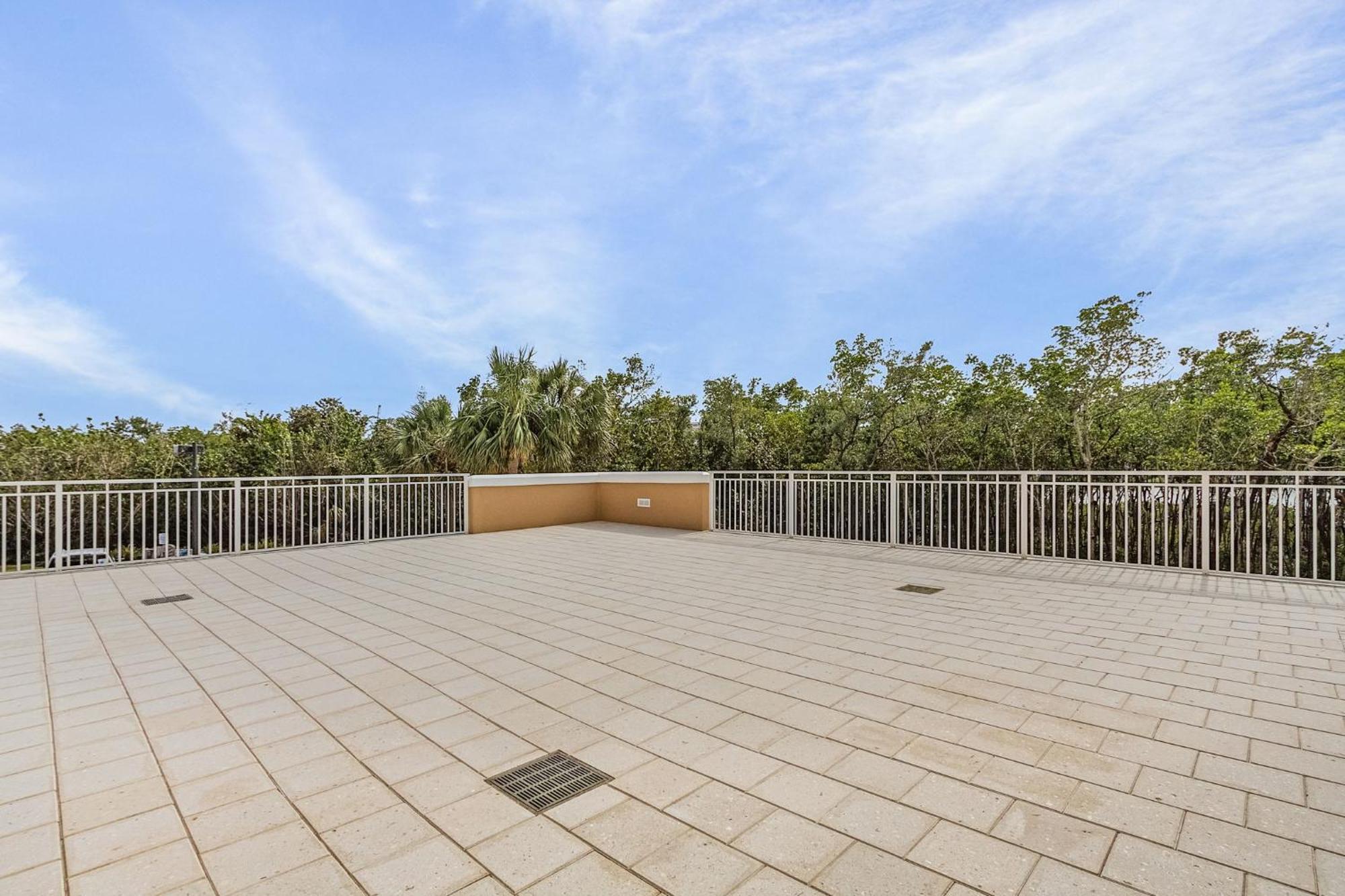 Waterfront Condo W/ Bay Views, Pool & Tennis Court フォートマイヤーズビーチ エクステリア 写真