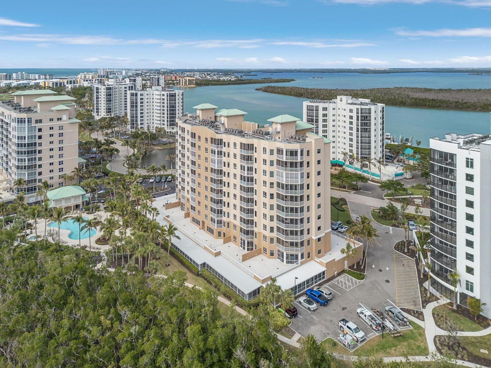 Waterfront Condo W/ Bay Views, Pool & Tennis Court フォートマイヤーズビーチ エクステリア 写真