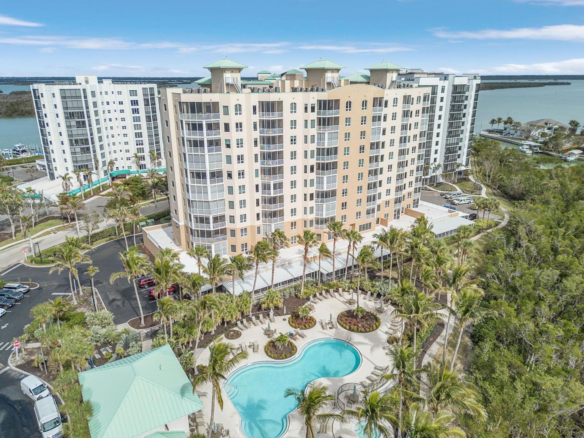 Waterfront Condo W/ Bay Views, Pool & Tennis Court フォートマイヤーズビーチ エクステリア 写真