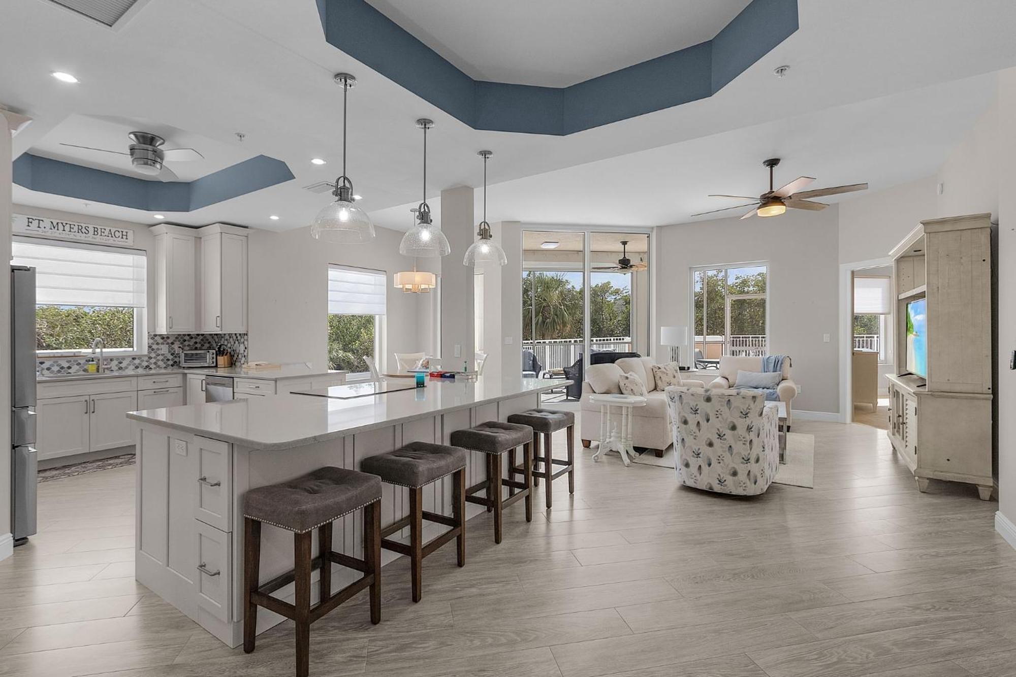 Waterfront Condo W/ Bay Views, Pool & Tennis Court フォートマイヤーズビーチ エクステリア 写真
